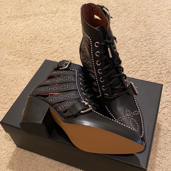 Shoes - Picture 3 of 9